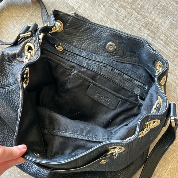 Michael Kors Black Pebbled Genuine Leather Purse Gold Chain Mature Designer EUC - Picture 13 of 16